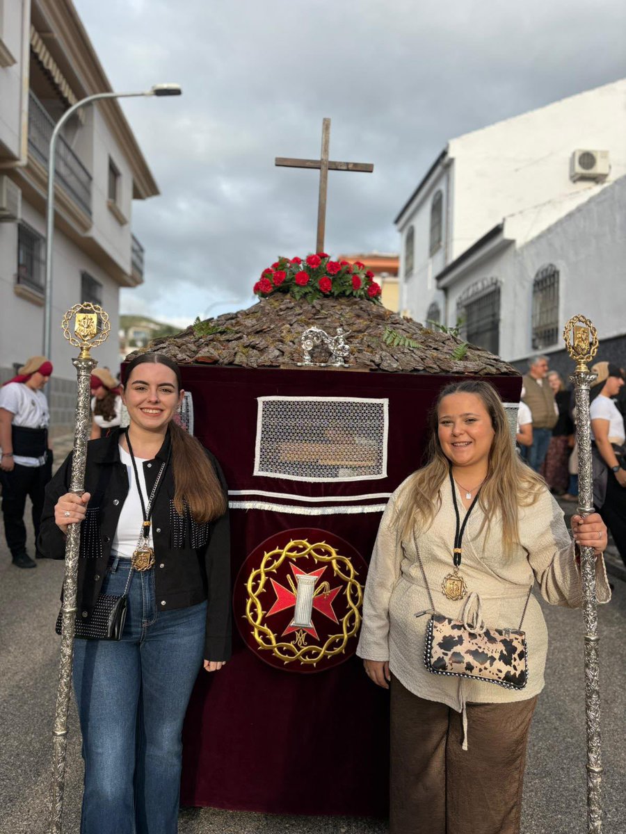 Santo_Entierro's tweet photo. | 𝐑𝐄𝐏𝐑𝐄𝐒𝐄𝐍𝐓𝐀𝐂𝐈𝐎𝐍𝐄𝐒 𝐌𝐀𝐘𝐎 |

Durante este mes de mayo nuestro Grupo Joven acompañó al Grupo Joven de la Cofradía del Amor y Auxilio en su Cruz de Mayo desde aquí agradecer la invitación y el trato recibido.

Además, el pasado sábado asistimos al pregón de https://t.co/vSgXXF2Qr7