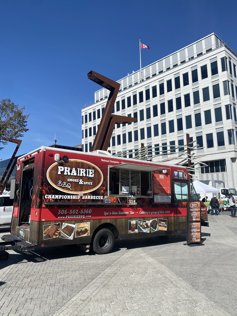 Prairie_smoke's tweet photo. Food Day!
Location: Regina Farmers' Market
📆May 27th
⏰ 9am to 1pm
📍Pat Fiacco Plaza
Vacuum-sealed take-home meat is available
Regular menu:
Beef Brisket
Pulled Pork
Cup O' Que
Texas Big Beef Sausage
Apple Cider Slaw
BBQ Pit Beans
Maple Bacon Cornbread
Tumbleweed Pickles https://t.co/UhhlimFMy8