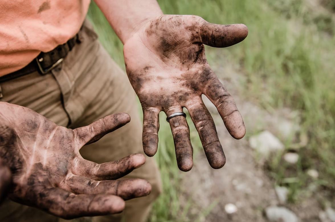 CPBdirectory's tweet photo. “ Whatever you do, work at it with all your heart, as working for the Lord, not for human masters” -Colossians 3:23 NIV #christian #leadership #heart #hardworking https://t.co/cGWDWwjnNV