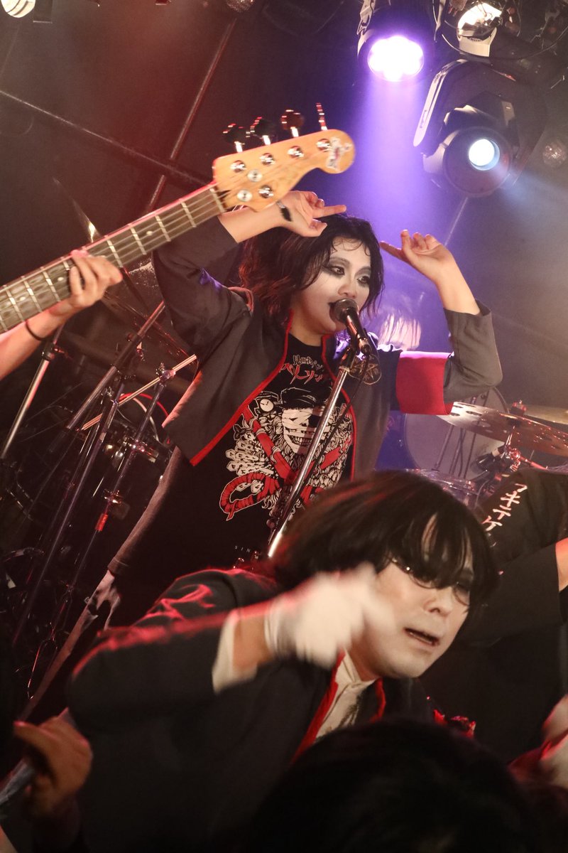 mame15_'s tweet photo. と、いうことでたーーーくさんお祝いして頂きましたのでゆっくりお返事していきます。ありがとうございました！
かっこいい私もいる
ストロベリーソングオーケストラを
観にきてね。

寫眞：荒川れいこ https://t.co/ZOy1R5vC08