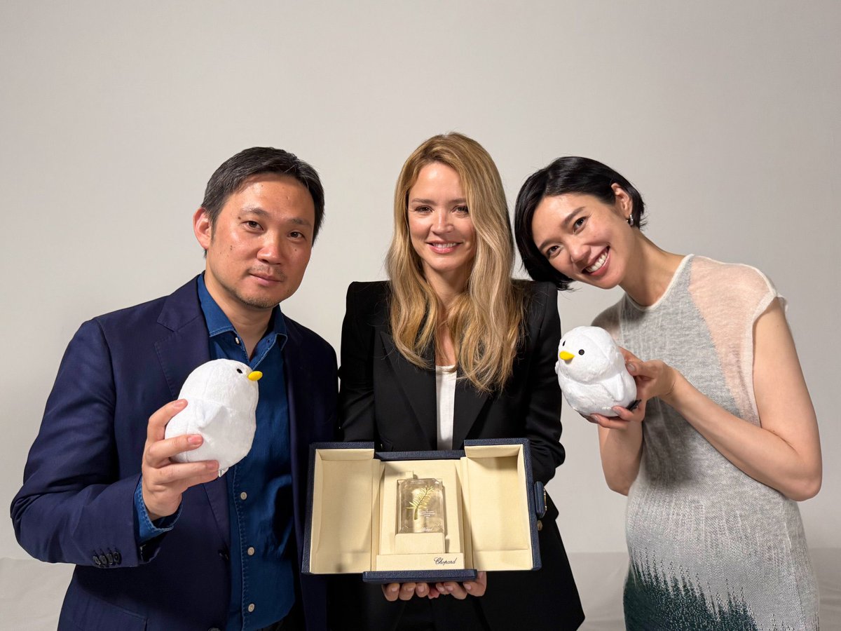 virginieupdates's tweet photo. Virginie Efira, Tao Okamoto and Ryusuke Hamaguchi 🫶 https://t.co/3BKovtNOXL