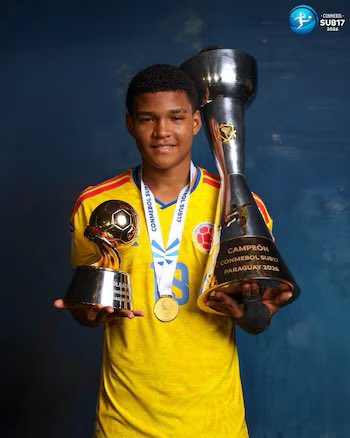 FabinPertuz3's tweet photo. Tenemos al mejor jugador sub 17 del mundo en José Escorcia(16) 🇨🇴🇨🇴 qué jugador tan diferencial este Colombiano que pertenece Atlético Nacional y recientemente salió goleador y campeon del Sudamericano U17 https://t.co/yJrO8w7mp6