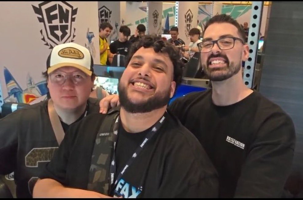 userisstack's tweet photo. Boop x Faxuty x Aussieantics

@FNCompetitive we need the Icon Skins 👀🔥 https://t.co/KsEfNac9nP