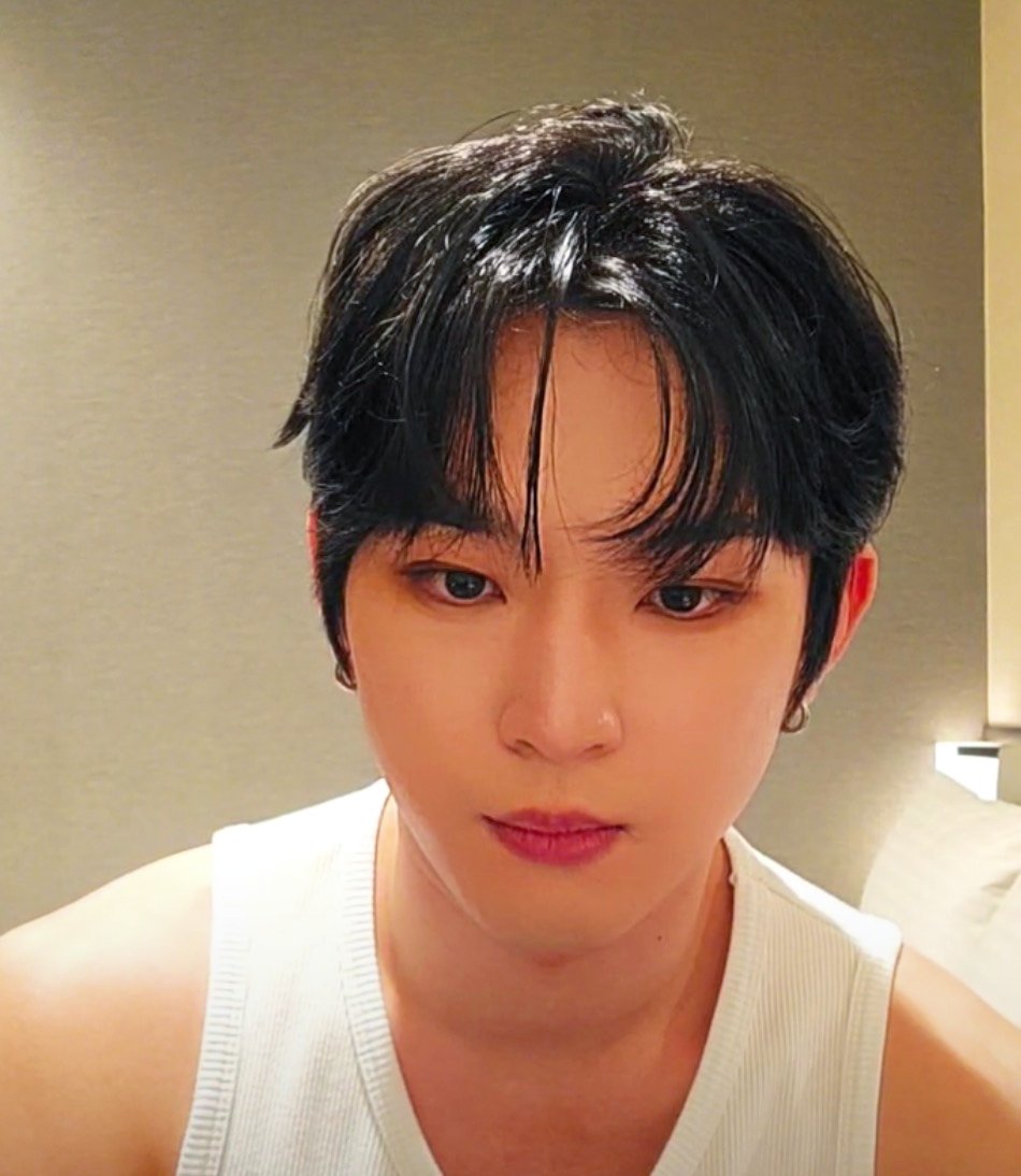 smul_20's tweet photo. 오늘 김건학 ㄴㅁ 잘생겼어🤯 https://t.co/0gnuTmiTAR