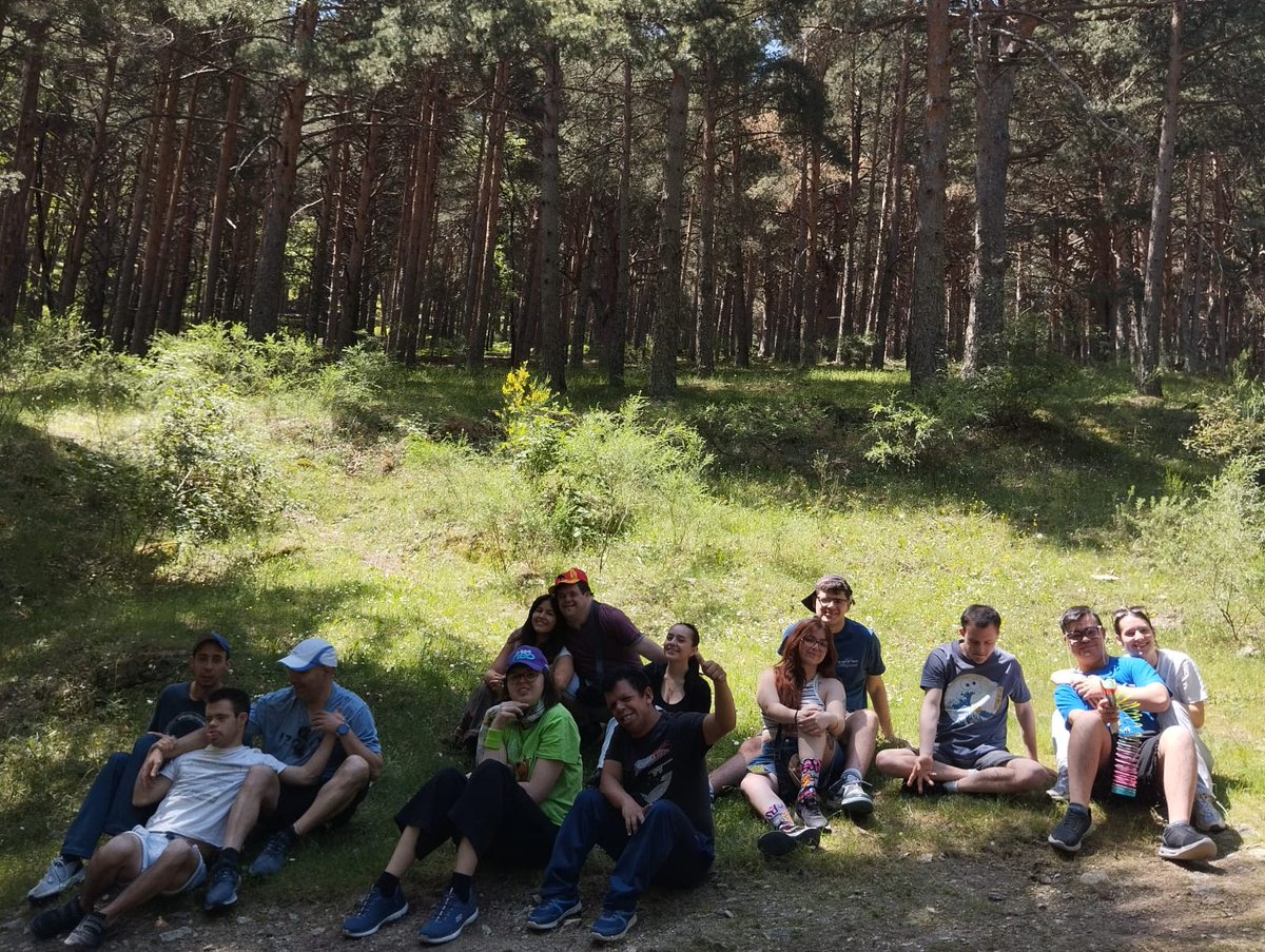 Ocio_AMAS's tweet photo. Finde molón con amig@s!
Hemos vuelto a ir a Cercedilla, disfrutar de la naturaleza, rutitas, visita obligada al pueblo, multiaventura,..., y mucha fiestaaaa!
Hemos compartiodo risas , superado retos y demostrado que la diversión no tiene barreras.
Repetimos seguro!
@GrupoAMAS https://t.co/T6SpyK94kj