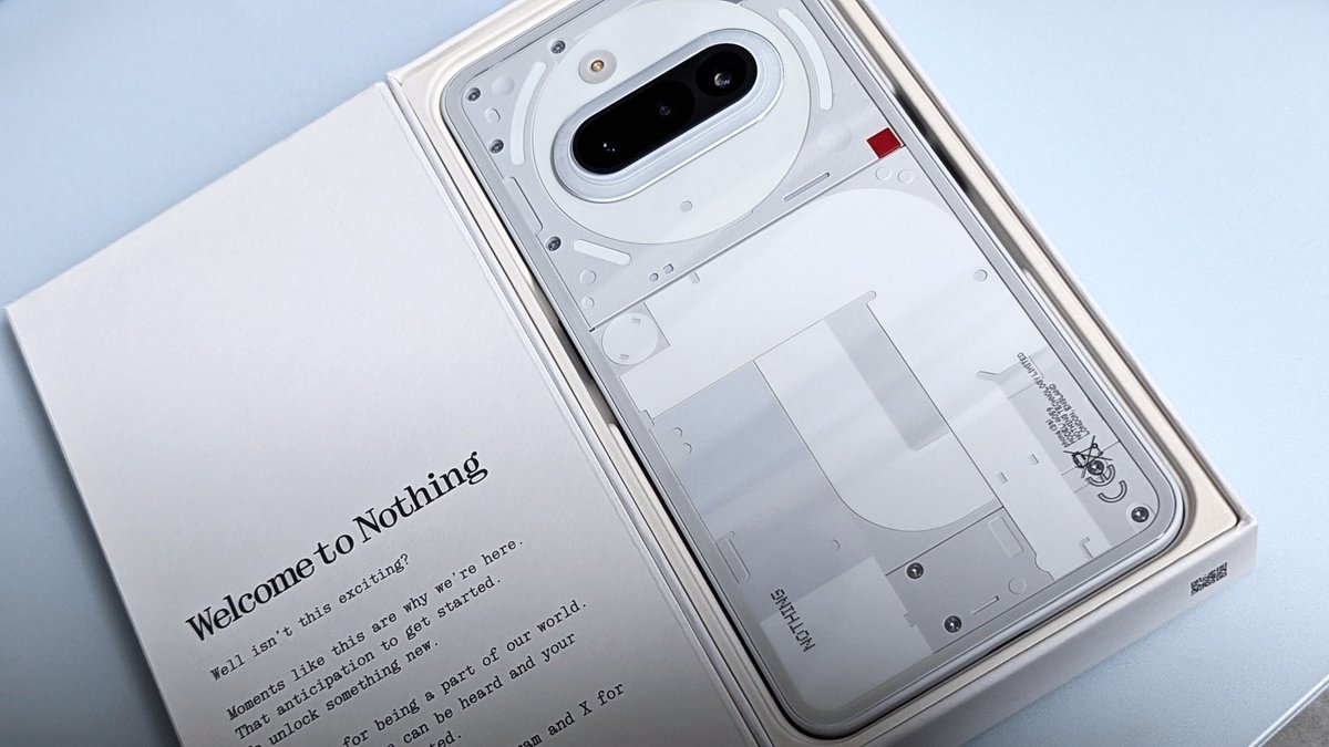 NFRlog's tweet photo. 本命こっち
Nothing Phone(3a)
キャンペーンで格安で買えちゃったので…
SDカード入らないけどNASに繋ぐし、基本的にスマホならワイヤレスイヤホンしか使わないから良いんじゃないでしょか。安いし。

それにしても格好良いなコレ！！！！！！ https://t.co/pO2JCtGei4
