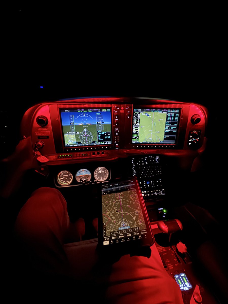 gdr1982's tweet photo. Night flying in a Cirrus has some beautiful visuals. https://t.co/Whk7fCsXFf