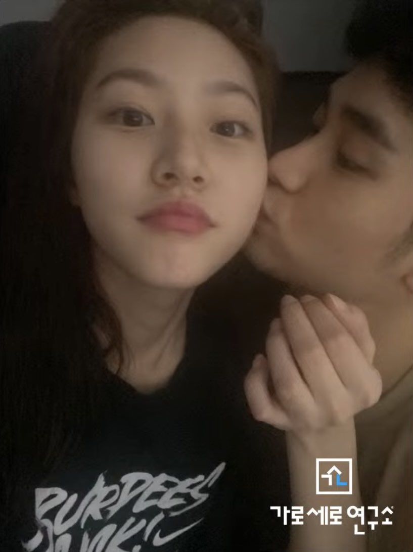 masterofblt's tweet photo. 김수현이랑 작전계랑 무슨 상관인데? 니 눈에는 이게 다 거짓말로 보임? 애초에 김수현은 사귄 적 없다고 거짓말 치다가 뒤늦게 해명하느라 날짜도 꼬이고 그랬던 거 사람들이 다 잊어버린 줄 알았음? https://t.co/jZPRu0vICZ