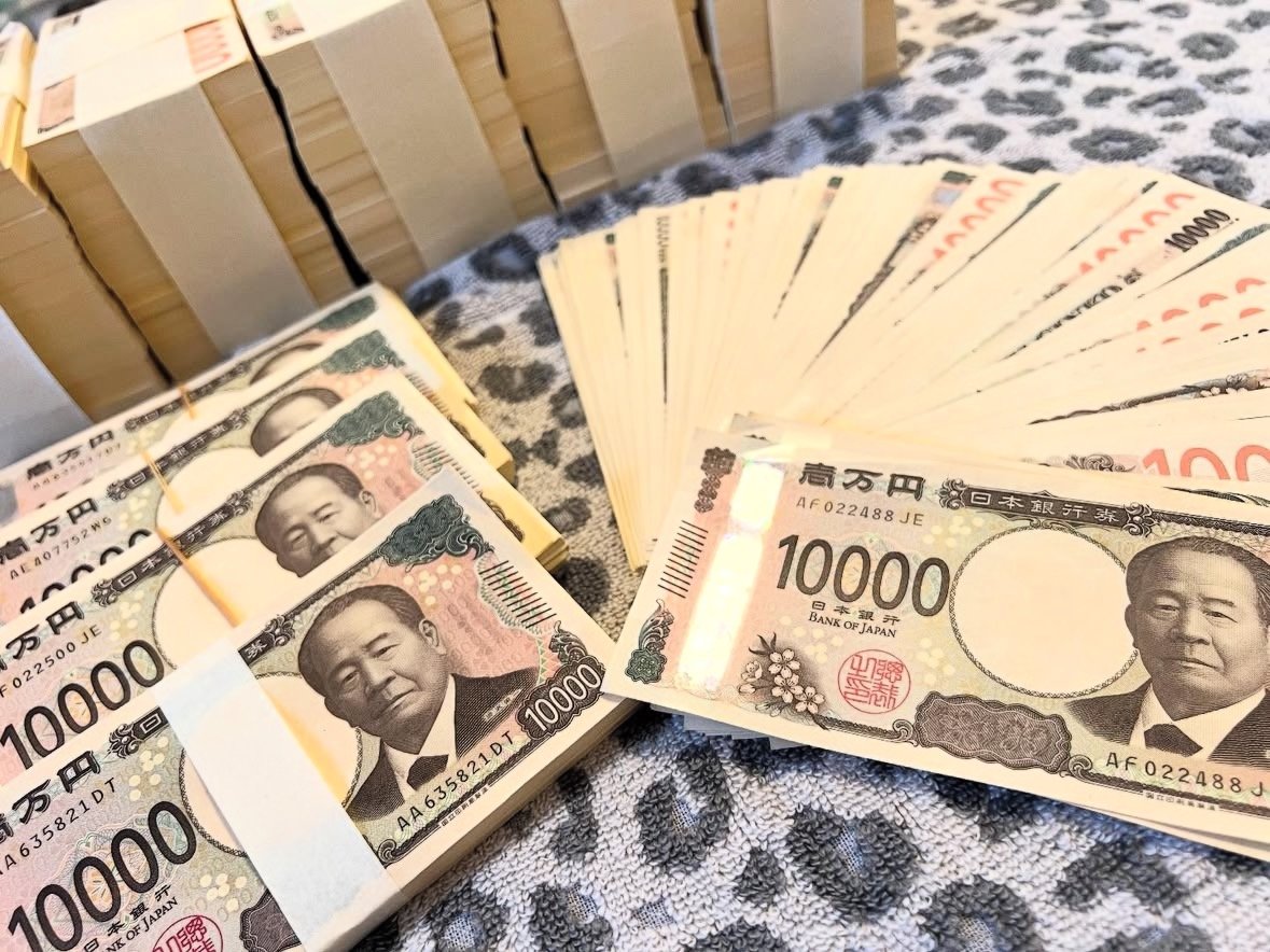 GraceBerryEnt's tweet photo. もう家の金庫入らない笑笑 https://t.co/UAv13YOVda