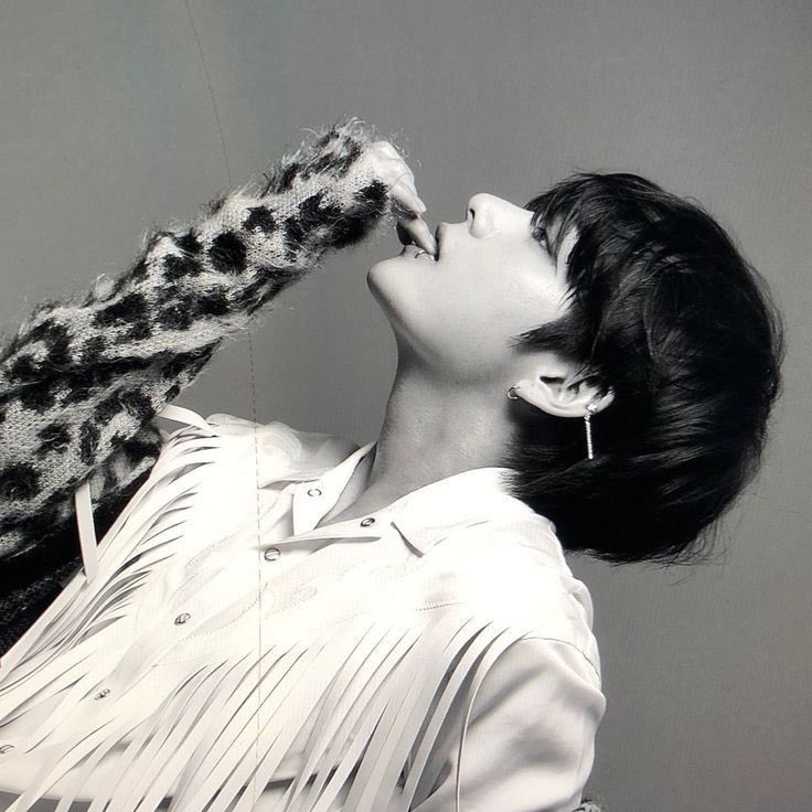 뷔른 아카이브 tweet media