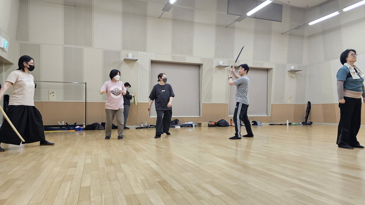 ousyu0227's tweet photo. 稽古中です。
新しい曲に入りました！
これはちょっとだけ設定があるやつ
(撮影 髙橋) https://t.co/bk7ibBC23W
