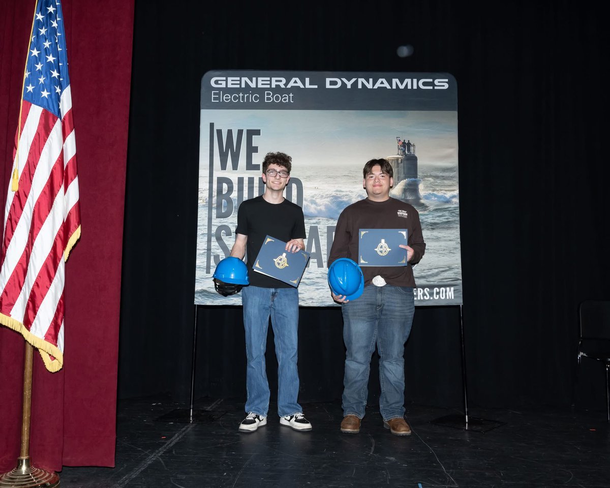 ThompsonCTSuper's tweet photo. Congratulations to Quintin Cabral and Kayd Akana who attended Electric Boat’s signing ceremony last week. https://t.co/GvynQamMdN