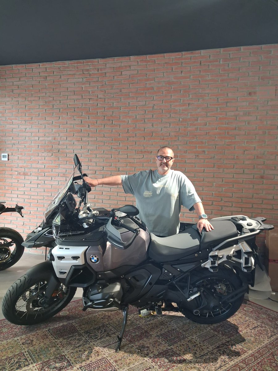 DOS RODES BMW Motorrad tweet media