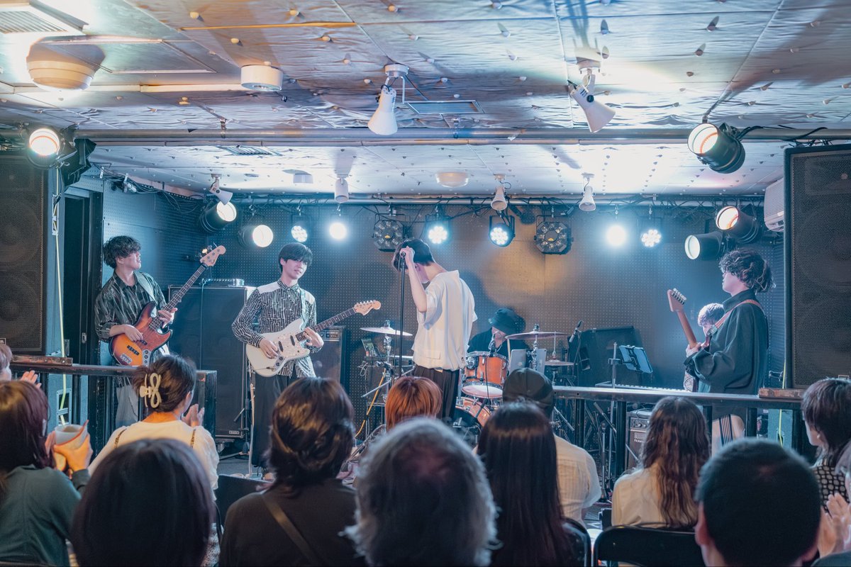 SingsShu's tweet photo. 2026/05/22(金) IYO @iyoakirajp Pre. #maninthemoon Release Party 月の輝く夜に Live #心斎橋juza
after post②
photo by #谷村優 @yu_delay
#堀秀悟 band set&IYO keyboard support
2stage Live day🎶
公式サイト更新🔽
https://t.co/xN2zwH5EZ3
#photography https://t.co/BPd4W2vn63