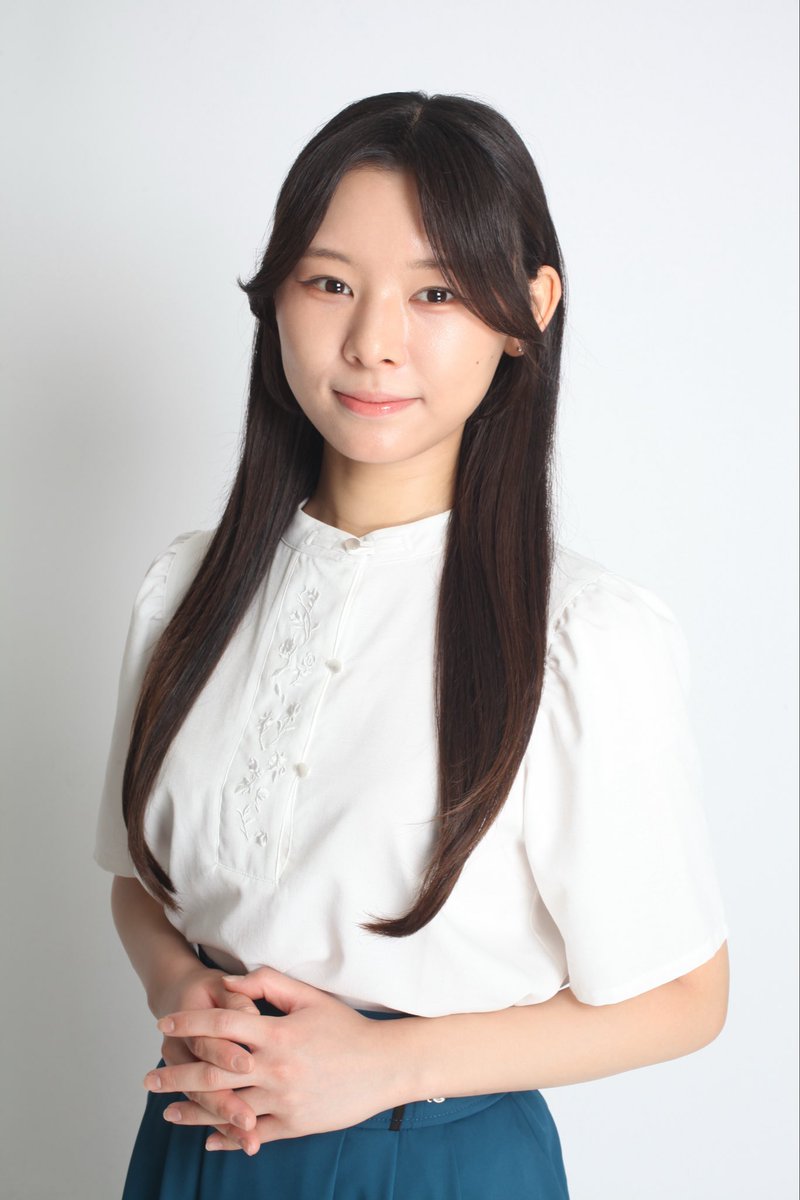 ayane_020906's tweet photo. はじめまして🦕
但馬 綾音（たじま あやね）と申します！

去年の4月に劇団民藝に入団し、今年の4月30日に研修生から研究生に昇格しました。
入団から1年2ヶ月、ようやくですがSNSを動かし始めました！
これからも挑戦を恐れず、成長していきます🌱

改めて、これからよろしくお願いいたします🌷 https://t.co/66mKkNEfpr