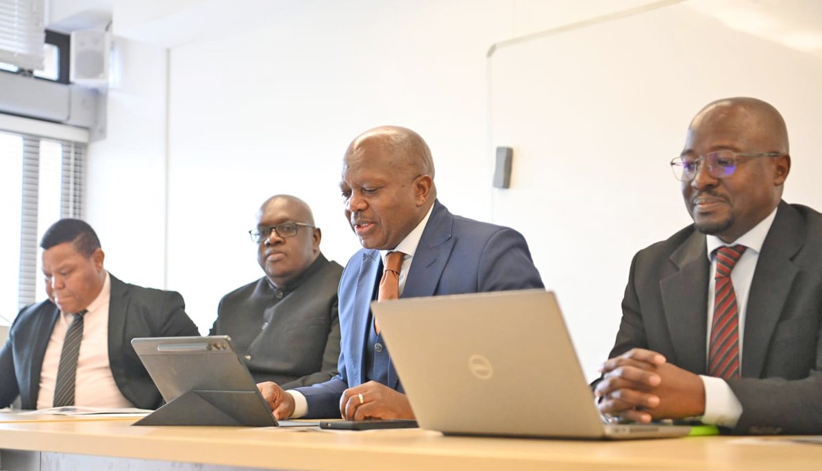 DpmeOfficial's tweet photo. 📍HAPPENING NOW | DPME–J-PAL AFRICA PARTNERSHIP 🤝🇿🇦
Deputy Minister @SeisoMohai together with A/DG Adv. Melanchton Makobe are leading the launch &ceremonial signing of the collaboration agreement between the @DpmeOfficial & @JPAL_Africa
#DPMEAtWork https://t.co/Tqb6DmRy4O