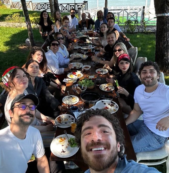 pelinay tweet media