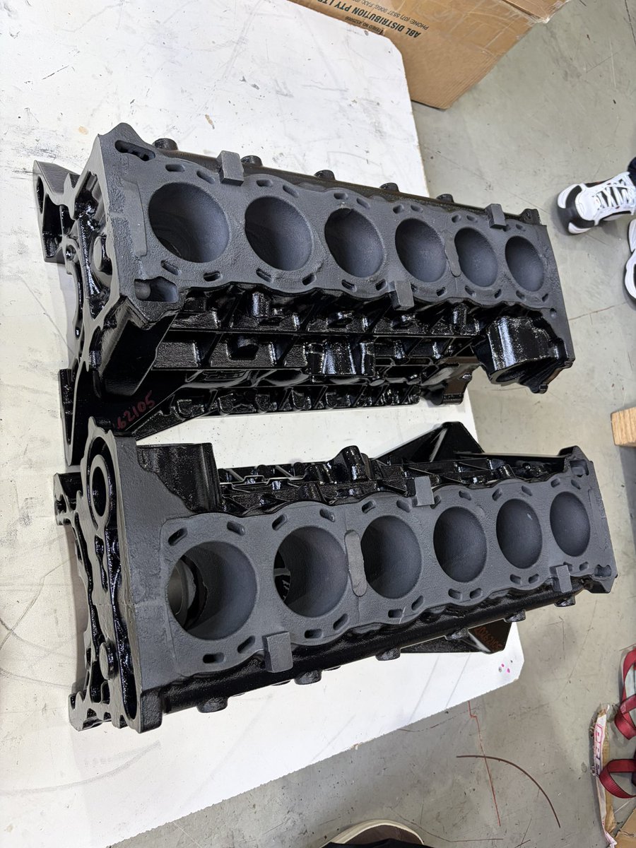 statzm_official's tweet photo. オーストラリアショップツアー
25日、2件目はターボスマートさんを訪問、3件目はPRPさんを訪問しました。

PRP工場内は圧巻。
オリジナルのRBブロックとヘッド。
無い物は作る、その現場その物でした。

僕たちが来ることは知らせてあったとのことで、わざわざ僕たちのためにエンジンダイナでテストしてくれました。

エンジンダイナでオリジナルブロックのテスト、
約1800馬力のRB30フルチューン、大迫力でした。

みなさん気さくでいい人ばかり。
かなりいい刺激になりました!!

#statzm #スタッズエム #prp #platinumracingproducts #turbosmart