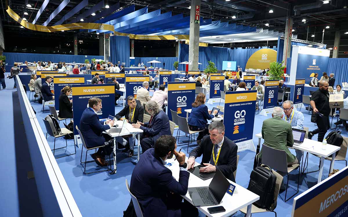 Economia_3's tweet photo. #ECONOMIA | La X edición del @GoGlobalCongres   celebra su última jornada en @Feria_Valencia  reuniendo a empresas, expertos y entidades vinculadas al comercio internacional 

https://t.co/6GQ15L1YJw https://t.co/xjxlE0sduV