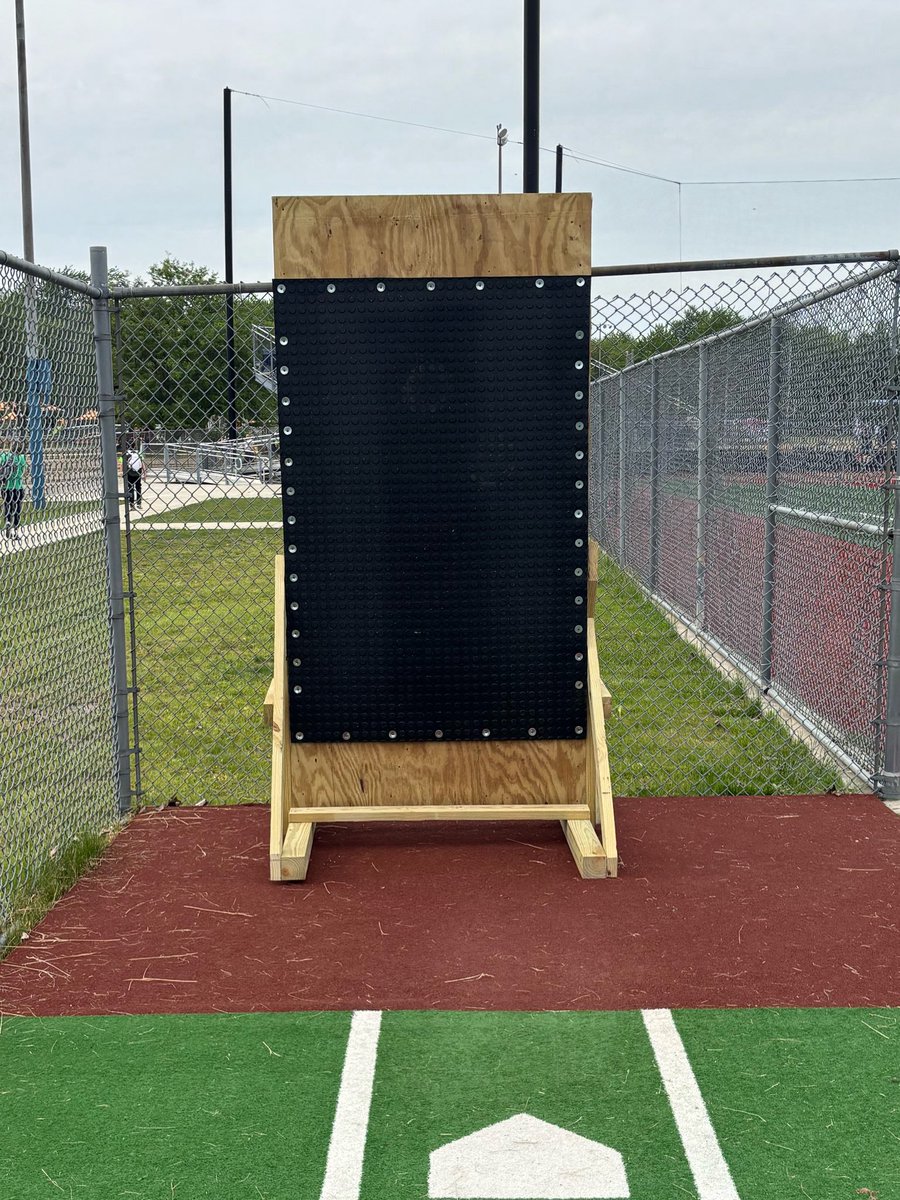 BSC_OHBaseball's tweet photo. Some small, but much needed additions to the Cisar Field bullpens went in yesterday!
#RollBobbies
#ForTheClowder https://t.co/IVxnCV2ncJ