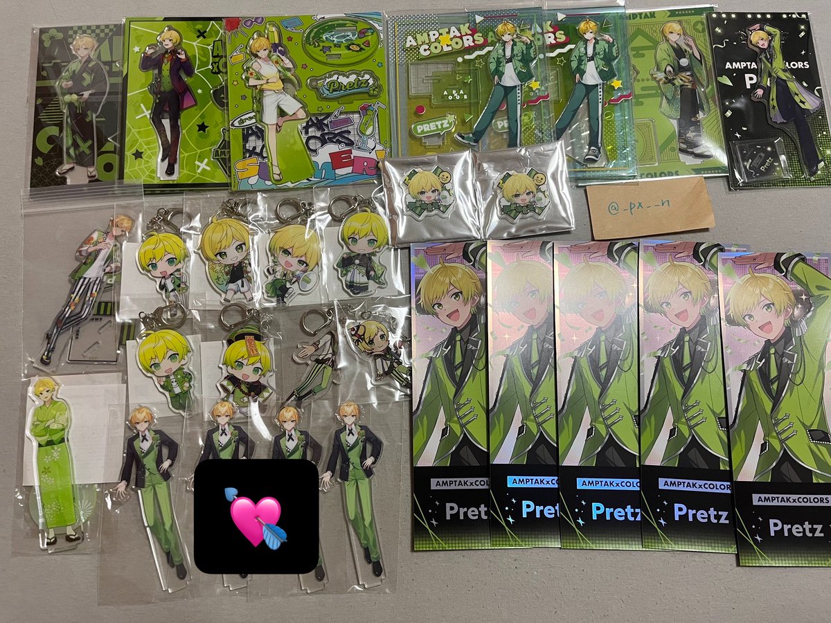 trru_099's tweet photo. @_px__n 先程送らせて頂いたのですが、ハロウィンアクスタなしでこちらの画像のスタンプの物お譲り可能でしょうか？？
💘アクスタ全て、💘缶バ✖️30
ご検討よろしくお願いします https://t.co/C2Flx10tXz