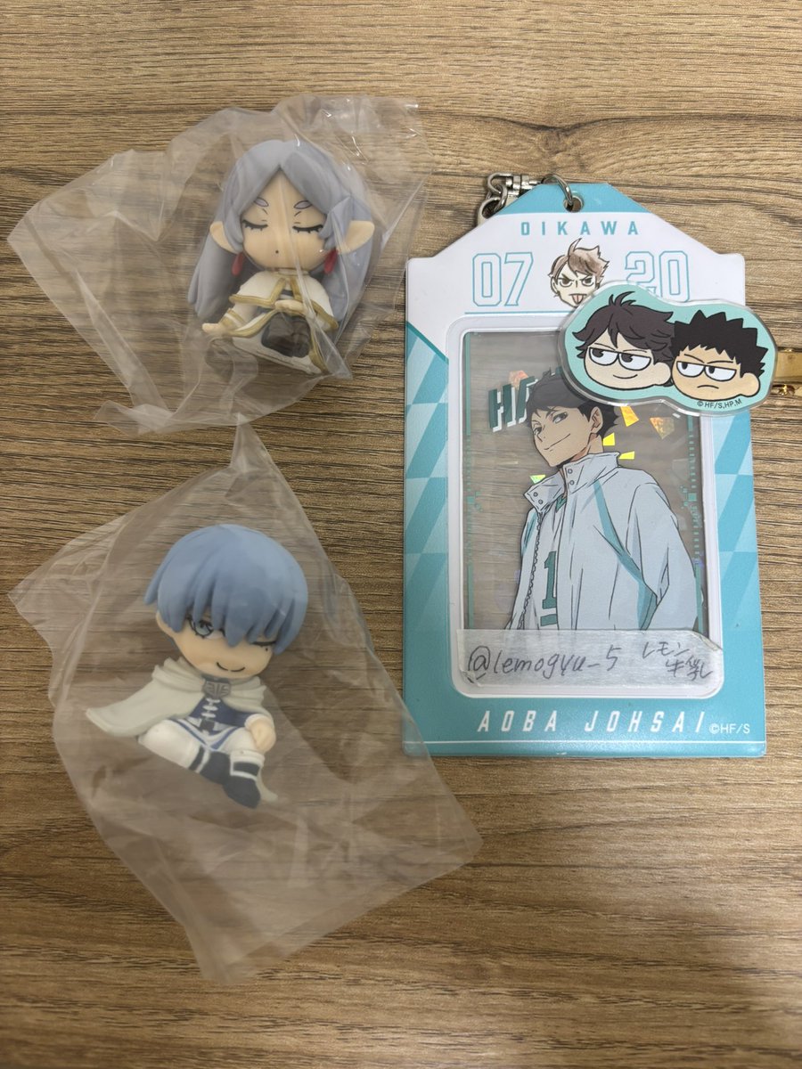 lemogyu_5's tweet photo. 【交換】葬送のフリーレン　肩ズンFig.  ガチャガチャ

譲）ヒンメル、フリーレン

求） フェルン、シュタルク

できればまとめて郵送にて交換希望です📮

検索からもお気軽にお声掛けください🙇 https://t.co/P1v1WZhfZM