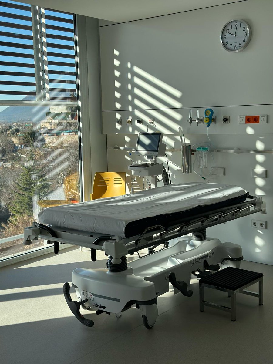 HospitaldeBerga's tweet photo. El 2024 vam inaugurar el nou servei d'Urgències i base SEM de l'Hospital de Berga. Unes instal·lacions modernes i preparades que ens permeten atendre gairebé un centenar d'urgències cada dia.

#urgències #HospitaldeBerga #salut #Berga #Berguedà #inversions https://t.co/iumChmPUIs
