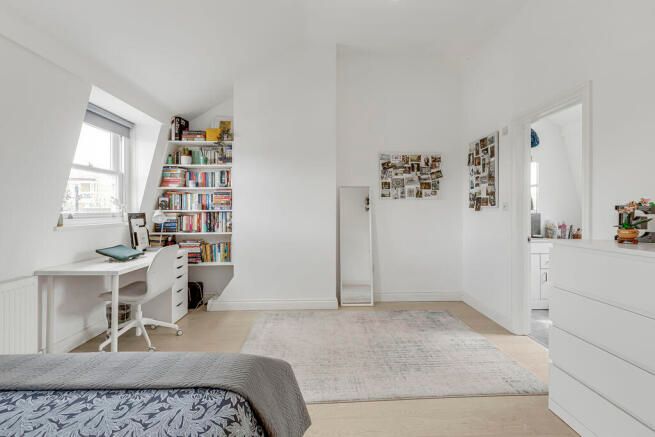 LookProperty's tweet photo. FOR SALE 🏡

Roman Road, Bow 📍

£1,250,000 💷

An elegant mid terraced Victorian three story, three-bedroom period house, of 1,539 square feet, located in the only completely residential Victorian block on Roman Road in Bow. 

https://t.co/o4X678QYL3 https://t.co/wwbvAnammi