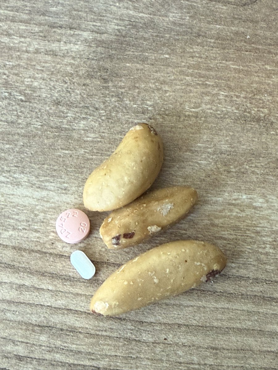 ogenev0's tweet photo. How I fight high apoB/LDL in one picture, if you know you know😁 https://t.co/YYCqDr7Tmn
