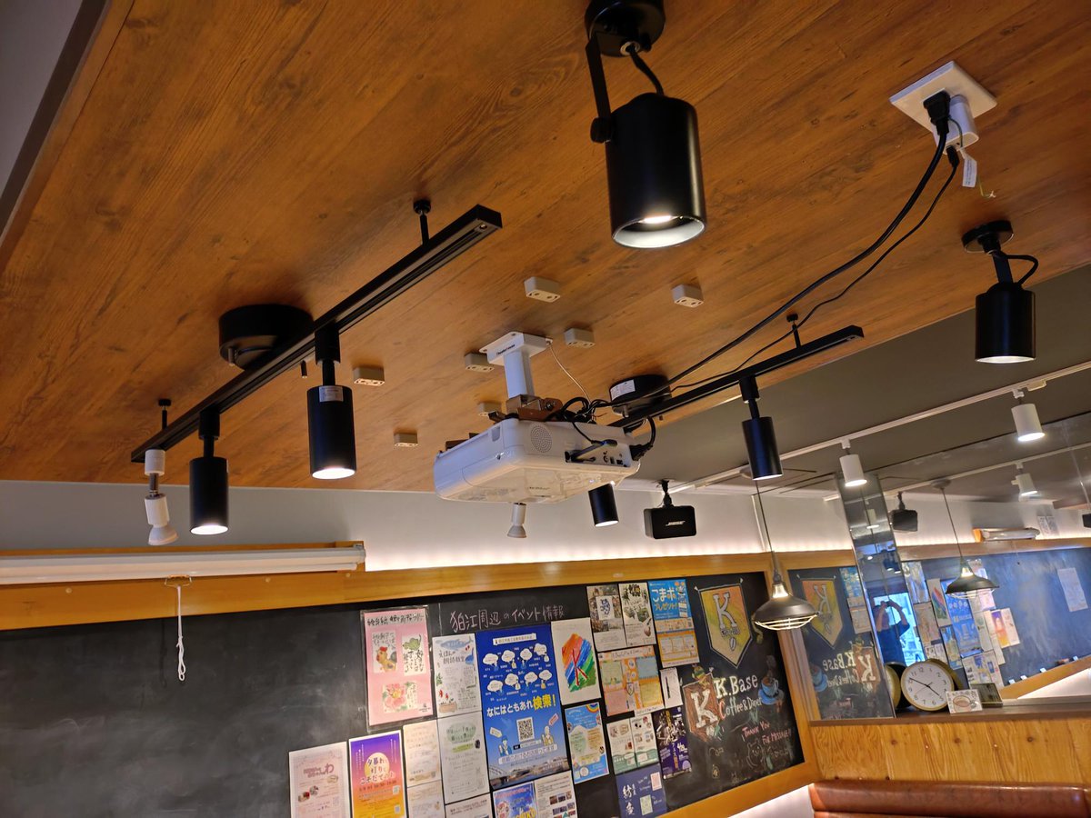 SOUNARIA_ALTEX's tweet photo. 来週、K.Base Coffee &amp; Diner様にて、店舗内の天板を活用したSOUNARIA PoCを予定しています。

ご協力いただけることに感謝しつつ、良い体験スペースになるよう、しっかり準備を進めます！
うまくいったら、ぜひ多くの方に体験いただきたいです。

#SOUNARIA #スピーカーレス #KBASE #音響体験 https://t.co/TkHrRWGniF