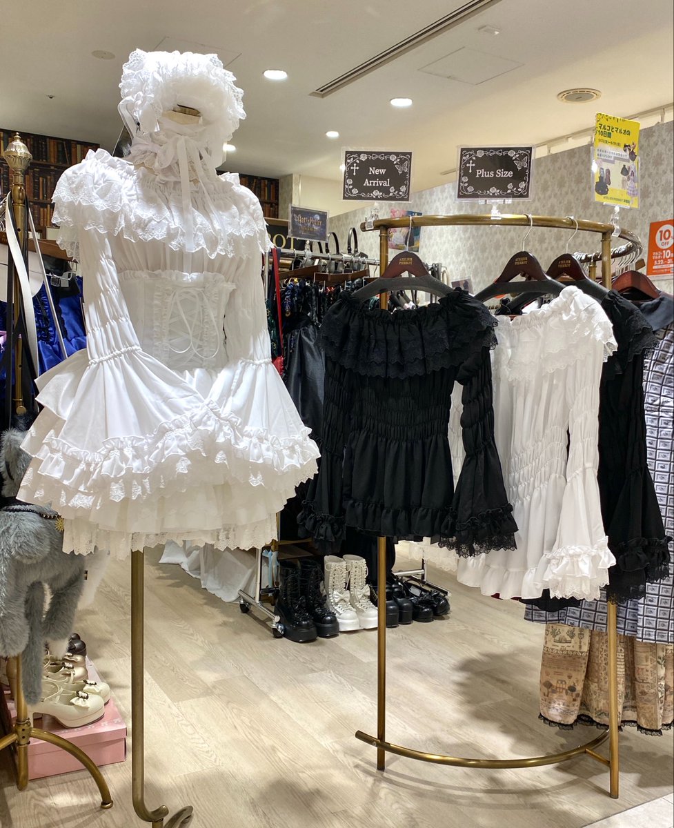🌹新宿店 再入荷情報🌹 【ATELIER PIERROT】 Shirring princess sleeve