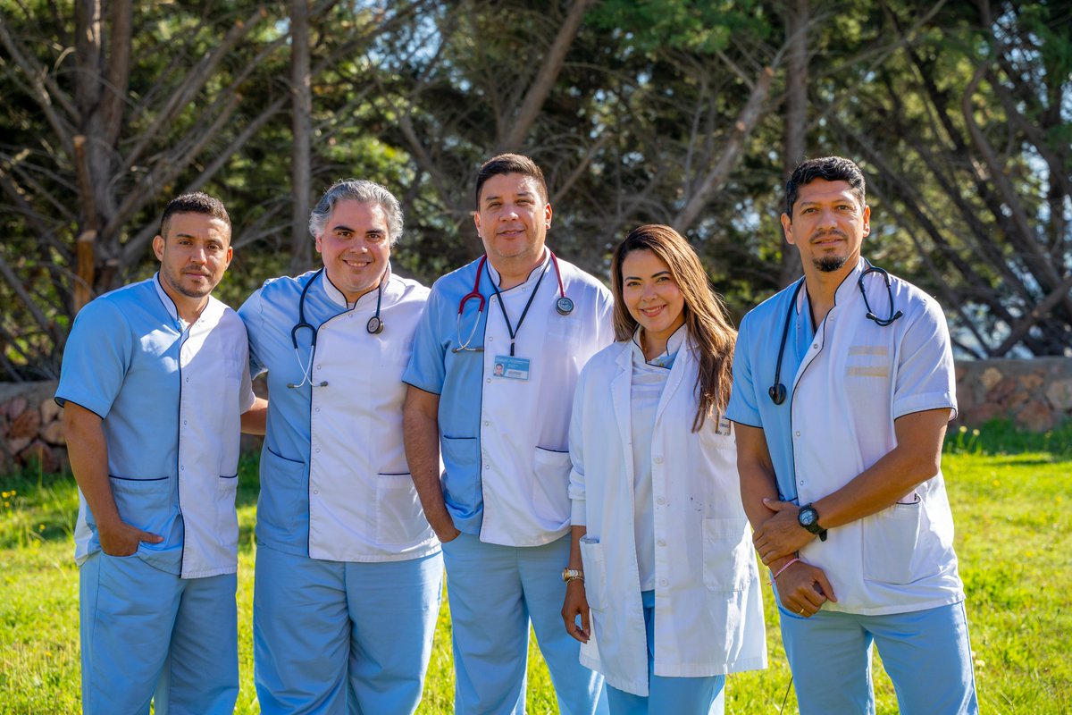 hmoradebre's tweet photo. Avui, 27 de Maig, Dia Mundial de la Medicina d'Urgències i Emergències, reivindiquem la feina de l'equip de Salut Terres de l'Ebre criteri, decisions sota pressió i coordinació 24/7/365, sense oblidar la humanització en el moment més crític. 🏥⚡ https://t.co/oYngpvmSDs