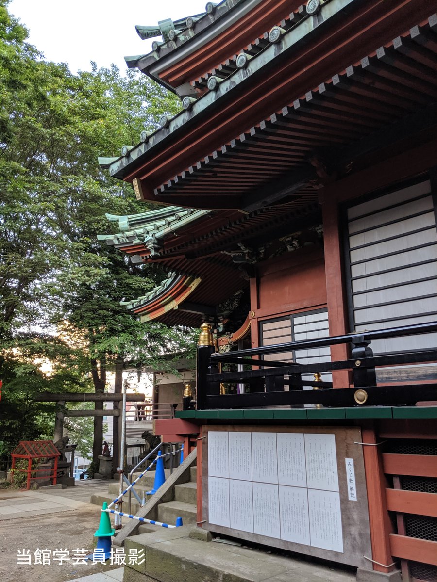 ukiyoeota's tweet photo. 広重が描いた王子稲荷神社。拝殿の斜め後ろからという視点がユニークです。現在も残る拝殿は文政5年（1822）建立なので、広重が見たものと同じ。近い視点から写真を撮影してみました。「王子稲荷の社」は太田記念美術館で6/14まで開催の「歌川広重〈名所江戸百景〉最後の挑戦」で展示中。 https://t.co/8fLgSRZ5hF