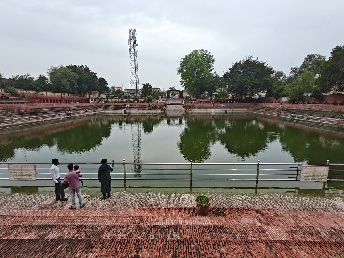 JagoKanpurJago's tweet photo. ⛲ #AtalAmritSarovar previously called as #SherShahSuriTalab is timeless reminder of our rich heritage and architectural legacy.

🌊It is a 500+ year old historic water body and recreation spot located near #GT Road, #Chakeri hardly 500 meters from #Ramadevi.

🏛️ There are countless historical and cultural gems that reflect the city’s rich heritage and timeless beauty.

🌿 These Places deserve better preservation, cleanliness, and promotion so that more people can experience the true spirit of our city.

📜 Such places where history, culture, and serenity come together, preserving the stories of the past for future generations.

⏱️ Timings - 05:00 AM to 09:00 AM | 05:00 PM to 07:00 PM

#Kanpur #HiddenKanpur #ExploreKanpur #DiscoverKanpur #VisitKanpur #KanpurVibes #KanpurTourism #KanpurDiaries #KanpurDarshan #JagoKanpurJago
