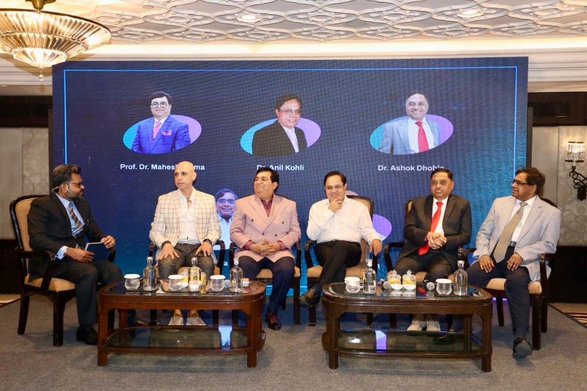 VCggsipu's tweet photo. An insightful and memorable evening celebrating the remarkable legacy of 𝐃ü𝐫𝐫 𝐃𝐞𝐧𝐭𝐚𝐥 and its contribution to advancing dental innovation globally. (1/5)
 
#DurrDental #DentalInnovation #DigitalDentistry #DentalLeadership #HealthcareExcellence #IndianDentistry https://t.co/CFE6MHkb53