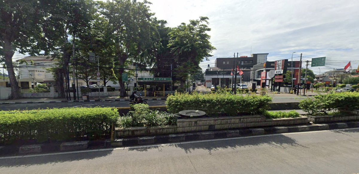 AspekRasio's tweet photo. beberapa area PFN (Produksi Film Negara) alih fungsi jadi kfc dan mcd https://t.co/v1odqo113i