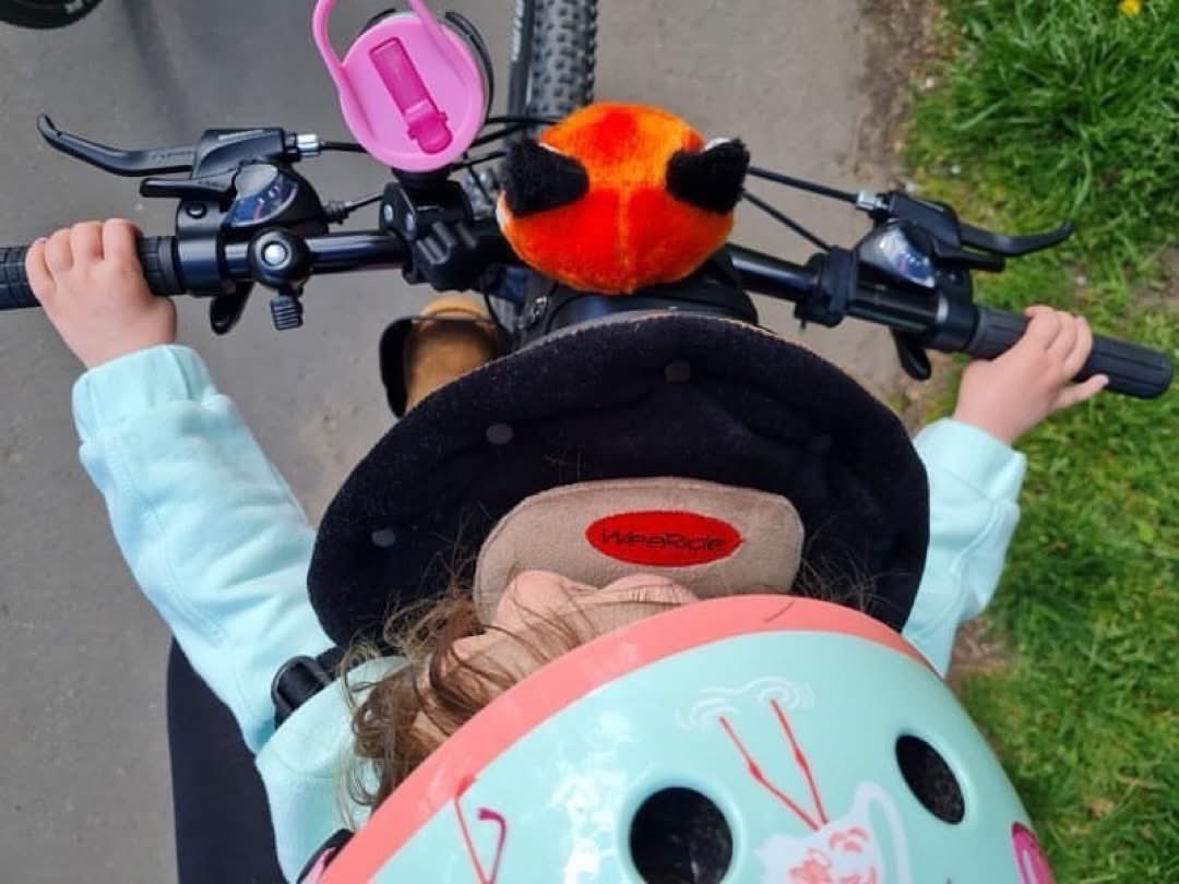 weeride's tweet photo. It’s a #WeeRideWednesday rewind 🚴☀️
Half term + a heatwave means shady stops, paddling pools and planning the next #WeeRideAdventure for cooler days 😎💦

Thanks again to @growlittlebear for letting us share this brilliant throwback ❤️

#WeeRide #CyclingWithKids #FamilyCycling https://t.co/iP7yUYrXmG