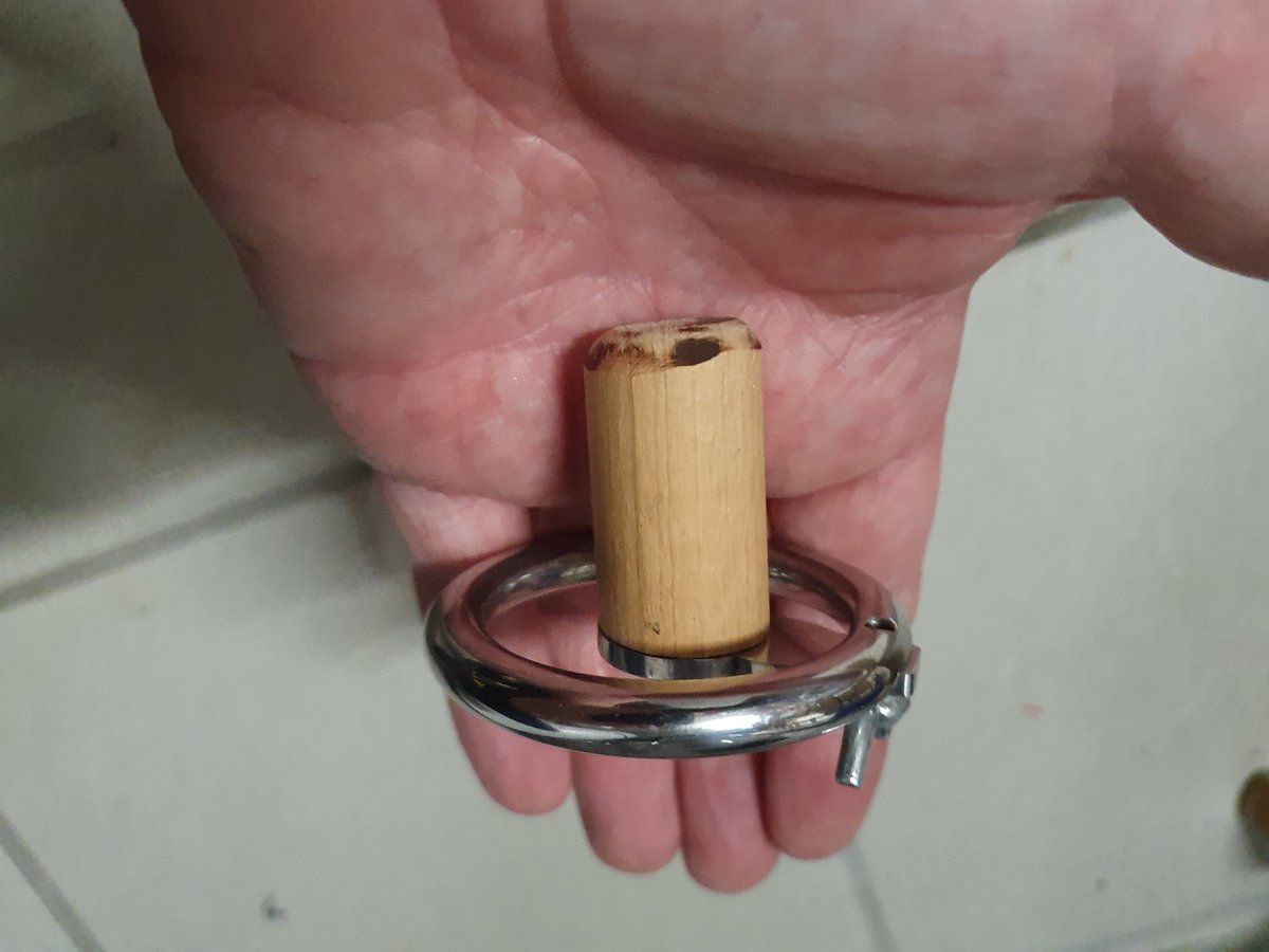 bareschlampe's tweet photo. @UrFantasiesss The used inverter is about 3.5cm deep https://t.co/KbVfnxccqG