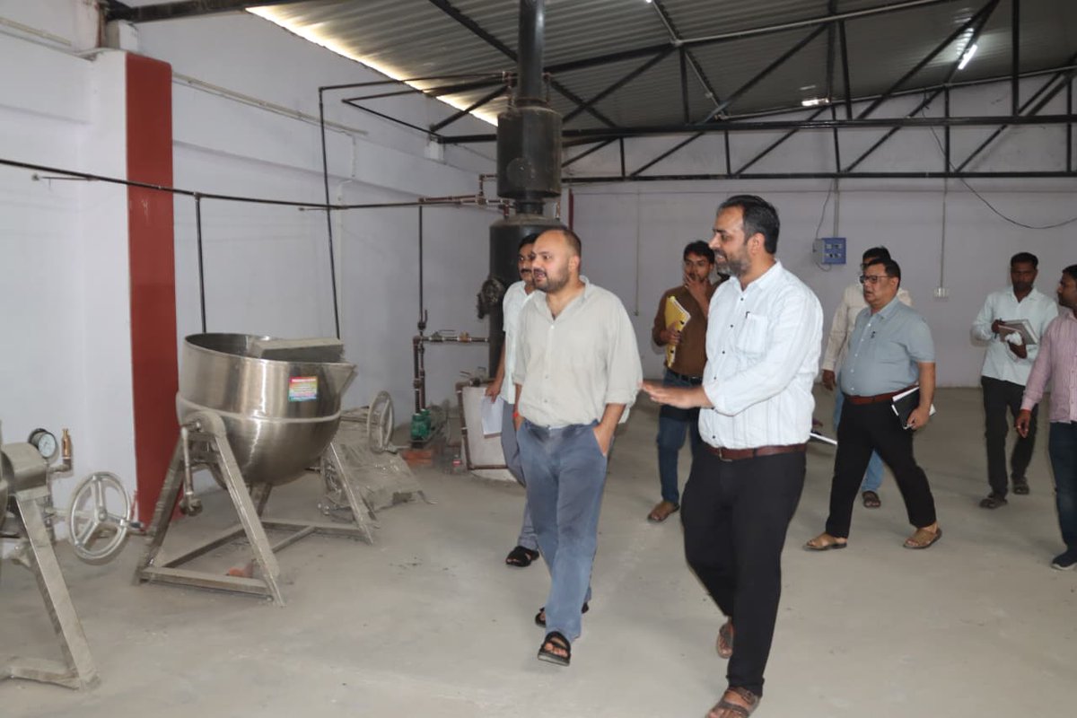 DM Pratapgarh tweet media