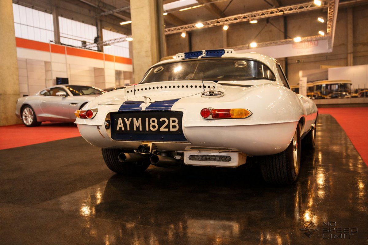 NoSpeedLimit_it's tweet photo. #memories #AntwerpClassicSalon 🇧🇪 2015
#Jaguar Racing Heritage: 80 Years of Speed 🐆
E-Type Semi-Lightweight: A legendary race-spec adaptation engineered for sheer track performance.
#jaguaretype #jaguaretypelw #twr #madeinuk 🇬🇧
For more: https://t.co/hL7CiBd8Kq https://t.co/pTnZYyl4Da
