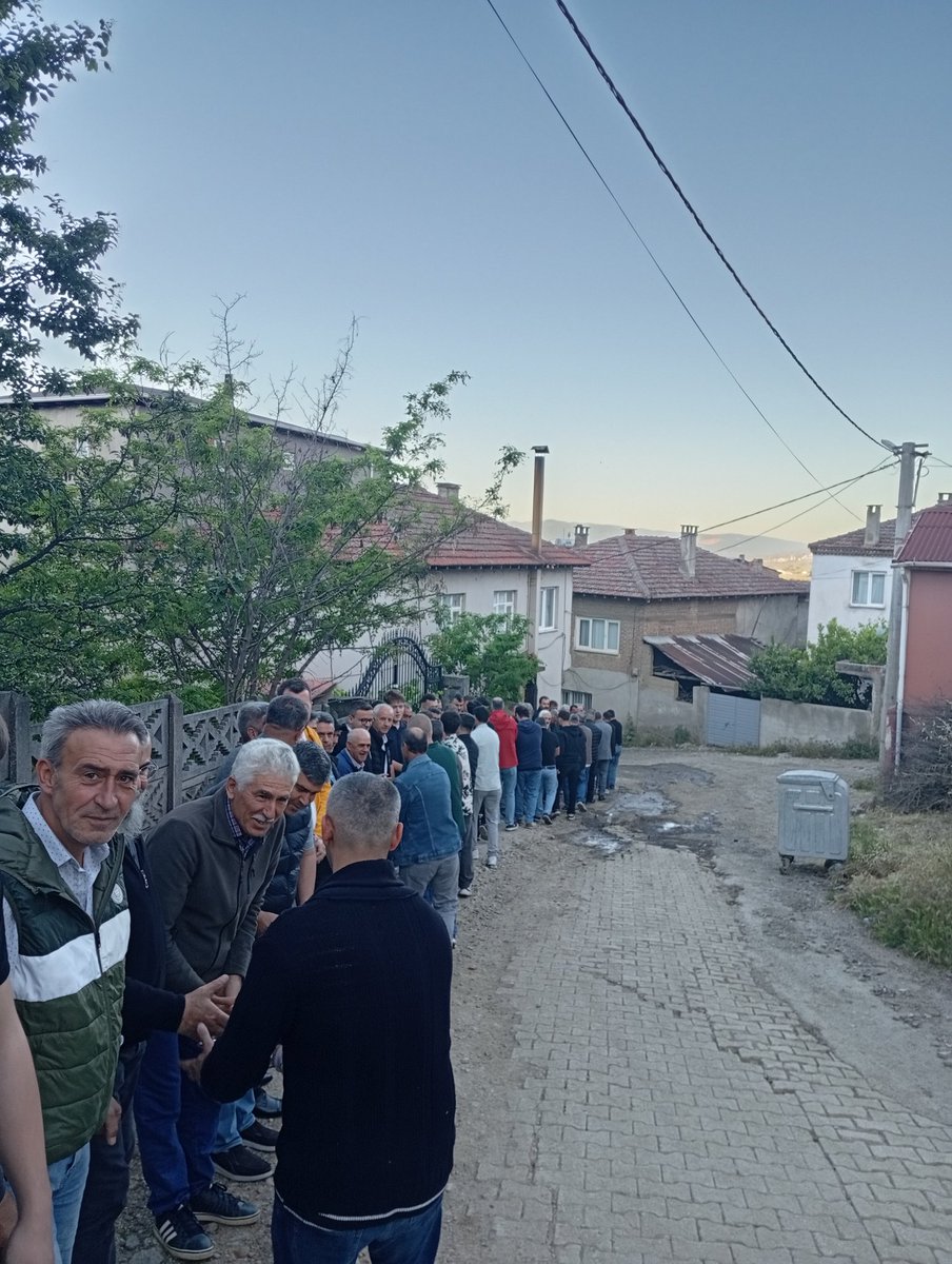 ToncerDogan's tweet photo. Köyümüzde toplu olarak bayramlaşmamızı bu senede yaptık. 
Tüm akrabalarımın,dostlarımın, arkadaşlarım ve milletimizin Kurban Bayramı mübarek olsun. Herkese sağlık, huzur ve bol bereketli bayramlar diliyorum. https://t.co/x6b6BPaVVi