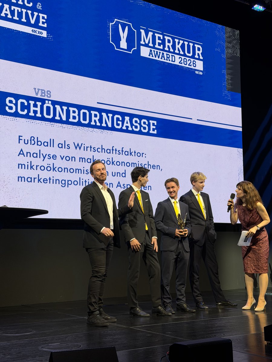 HansArsenovic's tweet photo. VBS- MERKUR AWARD 2026 - Für Glanzleistungen an der Vienna Business School, wird jedes Jahr der Merkur in sieben Kategorien vergeben. Die vom Bildhauer und Hrdlicka-Schüler Thomas Kosma entworfene Bronzeskulptur ist der Oscar des Handels und der Kaufleute. @WKOwien https://t.co/mQfRzPX7Sv