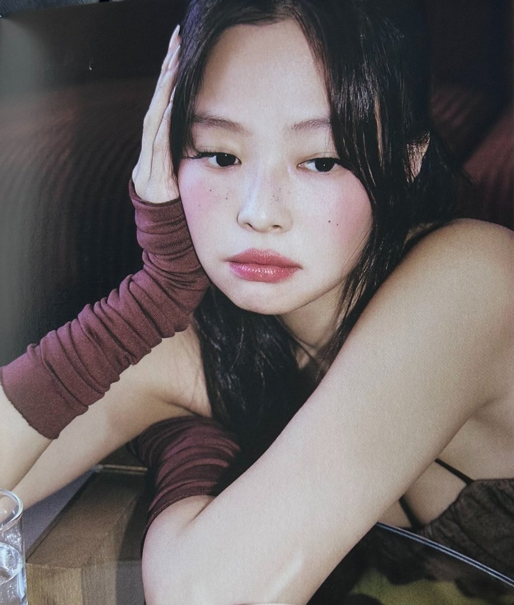 tjruby_'s tweet photo. รูปเจนนี่ จาก Weverse membership kit 2026 https://t.co/UD7dC2GrSw
