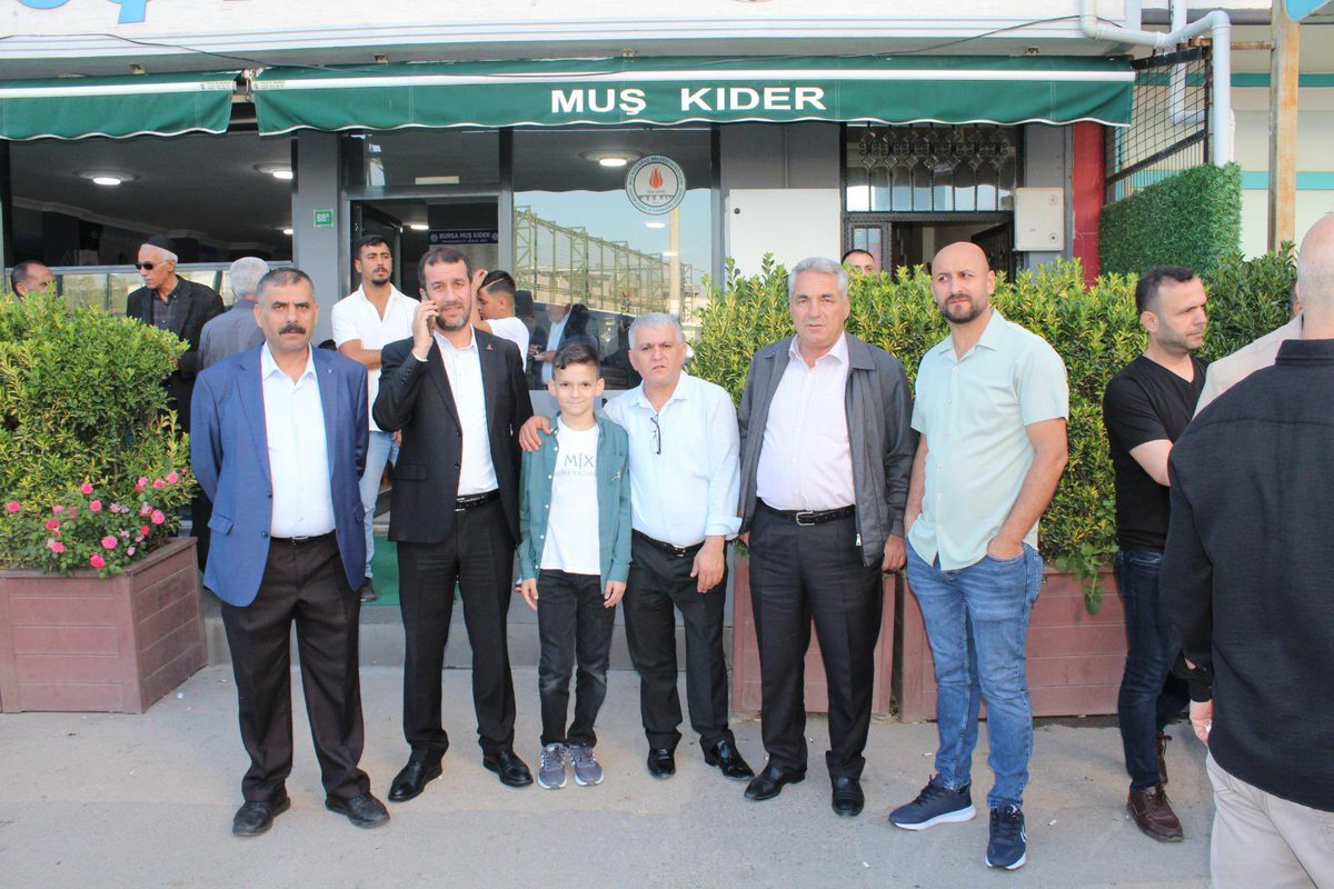 erdal_civak's tweet photo. Kurban Bayramınız kutlu olsun.

Bursa Muş Kıder Ailesi olarak geleneksel kahvaltılı bayramlaşma programımızı derneğimizde, kıymetli Kıder ailemiz ve hemşehrilerimizle birlikte gerçekleştirdik.

Birlik, beraberlik ve kardeşlik duygularımızın daim olması dileğiyle nice bayramlara… https://t.co/R2ETHYgmDO