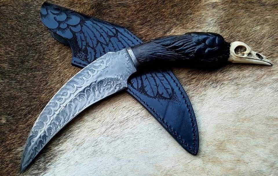 pmamtraveller's tweet photo. Raven hand made karambit https://t.co/qvWIpJdsVJ
