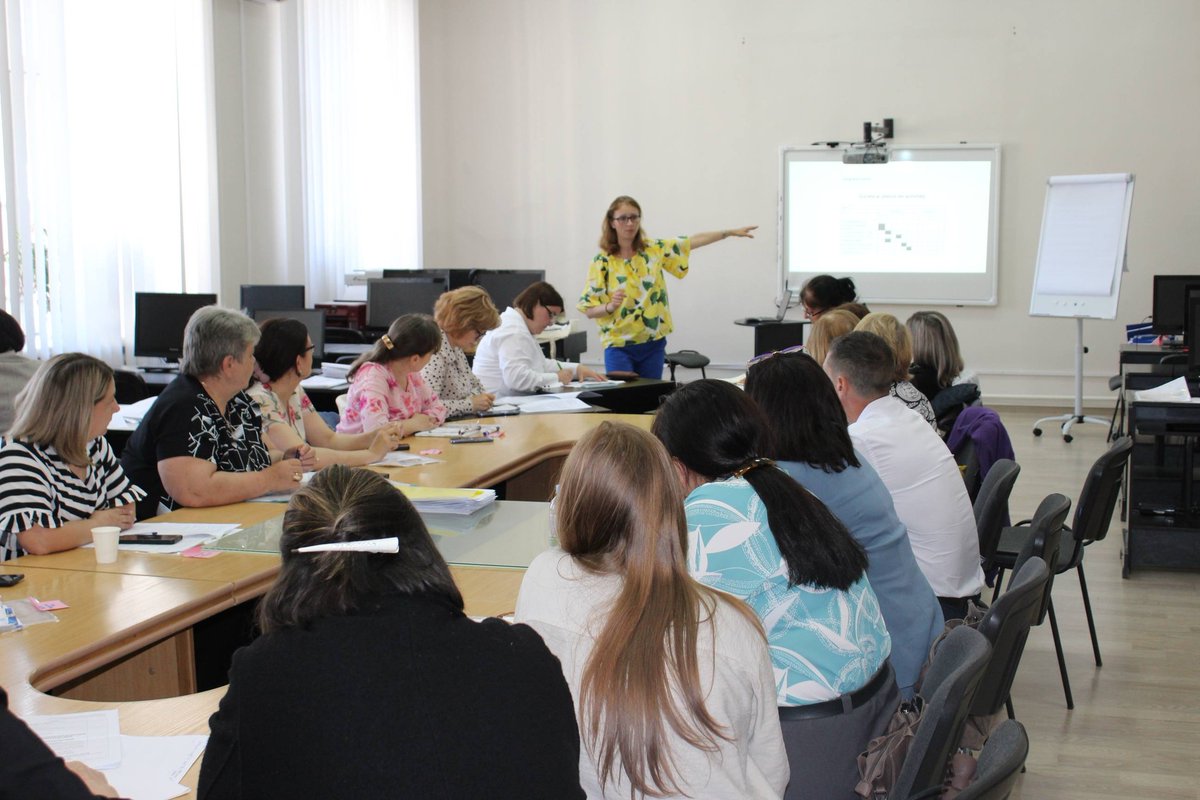 BiblioNationala's tweet photo. 26.05.2026 
#Training ul #CNFPC #BNRM  „De la idee la acțiune: scrierea și implementarea eficientă a #proiecte lor” Formatoarea  - Daniela Galai
🔗https://t.co/FIyjXAZAQY

#Formare #bibliotecari #Moldova https://t.co/Li89jqXUhK