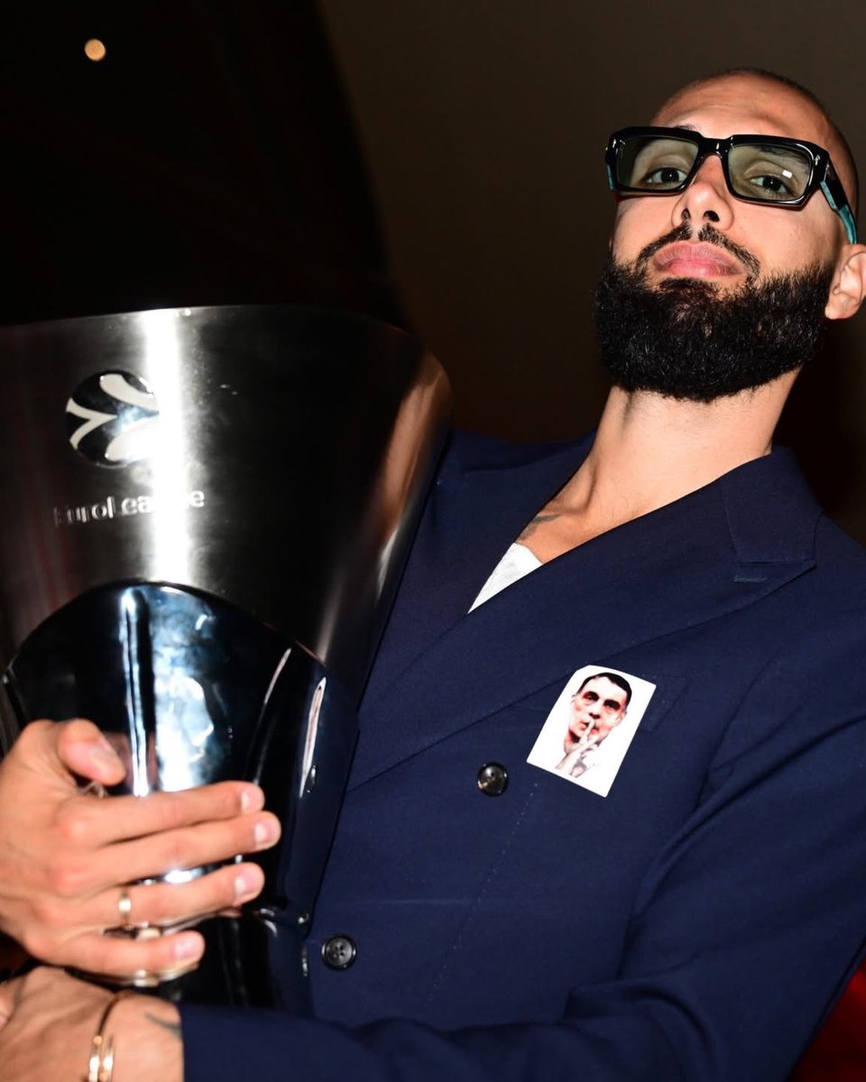 2future4ugr's tweet photo. 🤫 #olympiacosbc https://t.co/eLJCWJWXO4