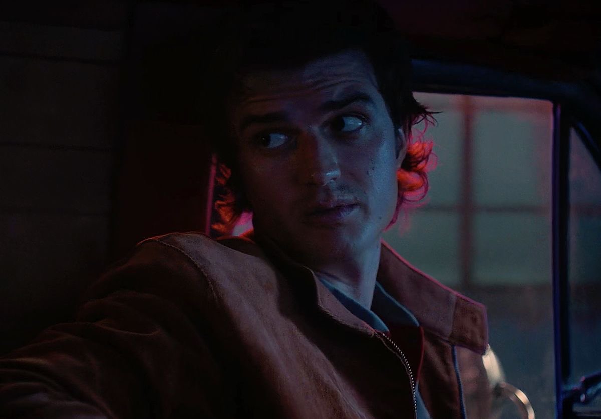 DJOLLANOV's tweet photo. i truly think steve harrington’s bitchy attitude could’ve been fixed way sooner if they just let him wear a crop top https://t.co/f5MgWb4NE4