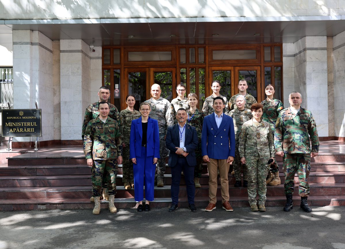 JFC_Naples's tweet photo. 📷Advancing communication readiness
From 18–22 May, Allied Joint Force Command Naples Strategic Communication experts conducted a mobile training course in Moldova.
Working side-by-side with our Moldovan counterparts, this effort focused on supporting our partners as they navigate today’s fast-moving and complex information environment. Together, we are enhancing resilience and ensuring clear, effective communication.
#WeAreNATO #StrongerTogether #StratCom #Partnership