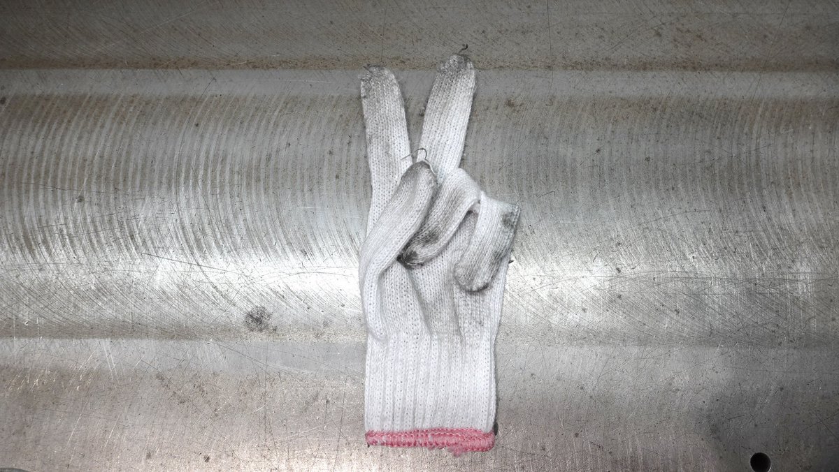 yasui_so's tweet photo. 板金で作るアクセサリー進捗

溶接やレーザー加工で出る焼けや筋は残した方が無骨感が出ると思いつつも消したい自分がいる。 https://t.co/tBspRHfSus
